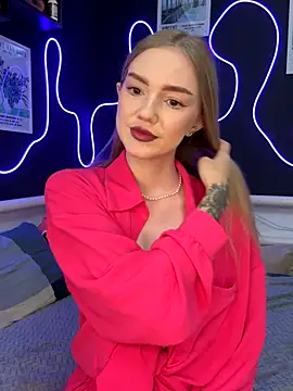 Snapshot of MilaMoone chatting on October 23, 10:32 am MilaMoone online show from October 23, 10:32 am