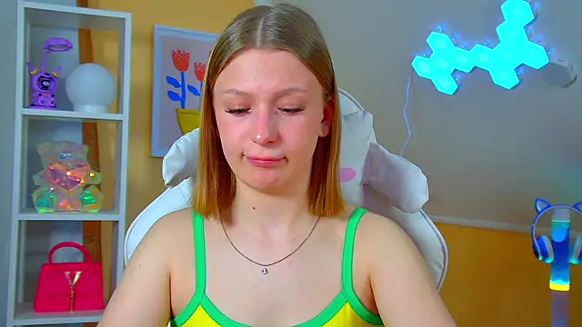 BeatriceBinoche online show from April 21, 6:37 pm