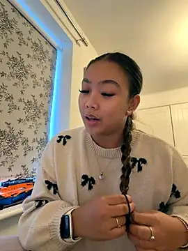 Snapshot of MissCherryyxox chatting on September 24, 5:23 pm MissCherryyxox online show from September 24, 5:23 pm