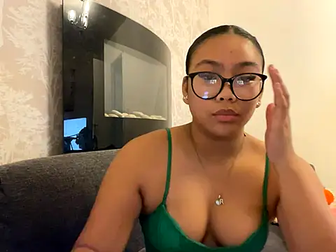 Snapshot of MissCherryyxox chatting on October 11, 6:10 pm MissCherryyxox online show from October 11, 6:10 pm