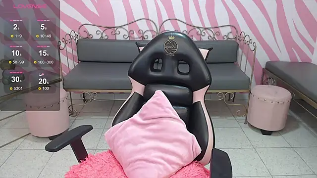 maddie  cute online show from October 21, 8:46 pm