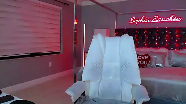 theofficialsophiasanchez online show from February 7, 4:27 am