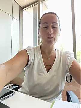 bichota85 online show from July 13, 9:43 am