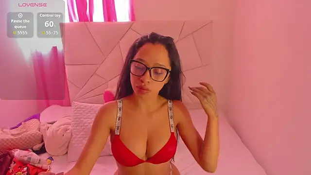 CatalinaBel online show from September 20, 6:06 pm