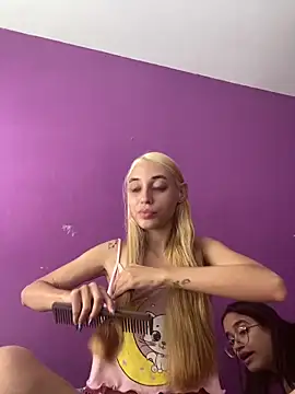 loirinhaaa online show from April 11, 12:53 pm