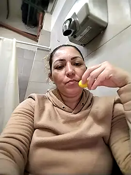 Lunita86 online show from April 14, 3:45 pm