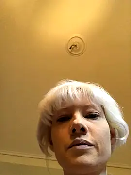 juliaoneandonly online show from October 1, 5:29 pm