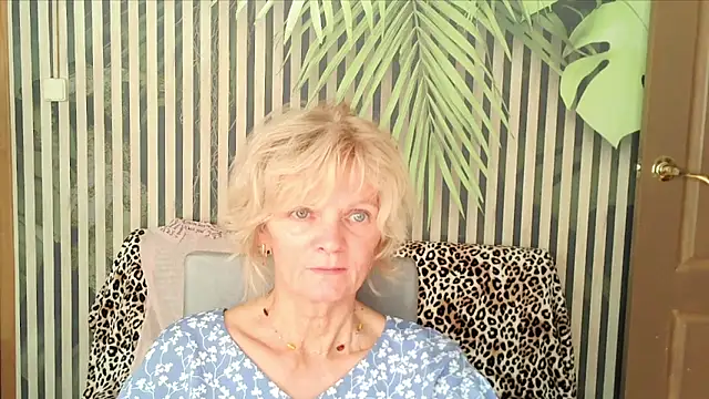Zoe Steell online show from September 23, 7:17 am