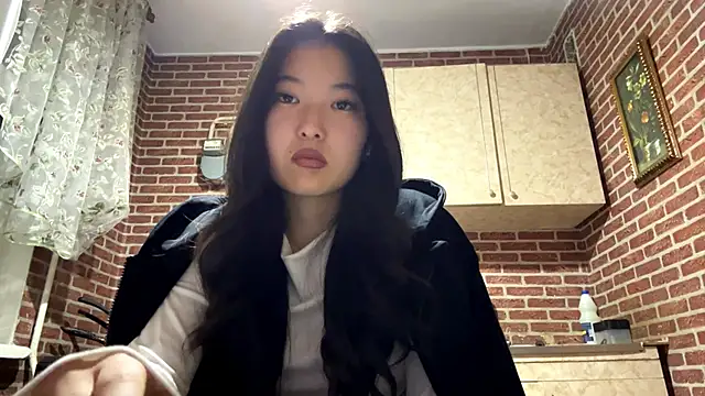 Snapshot of EmmaLeexth chatting on October 6, 2:23 pm EmmaLeexth online show from October 6, 2:23 pm