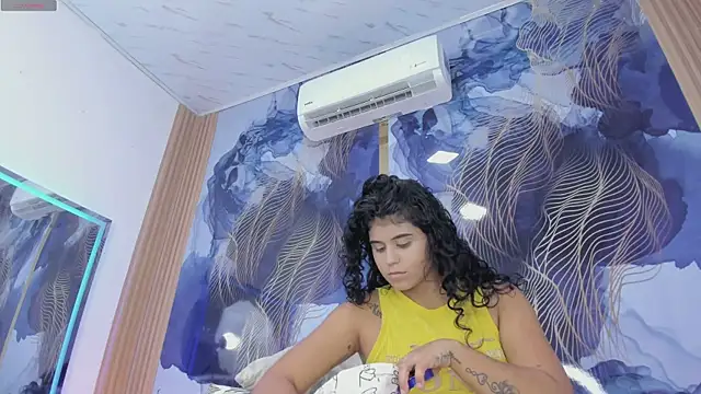 Anabacker01 online show from November 5, 7:41 pm