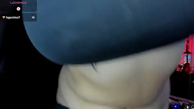 SabrinaV  online show from December 3, 12:18 pm