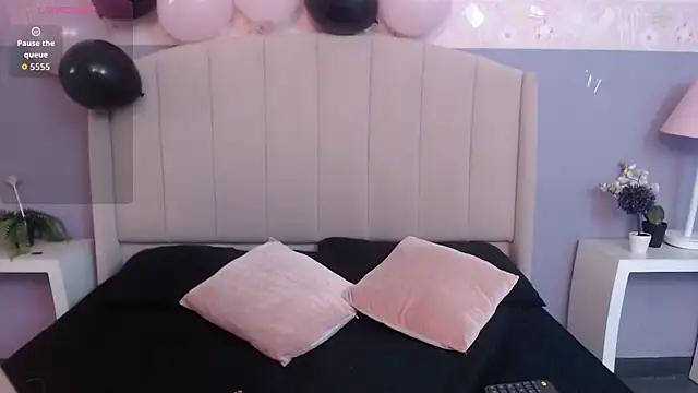 Dulcee 1 online show from January 12, 11:59 am