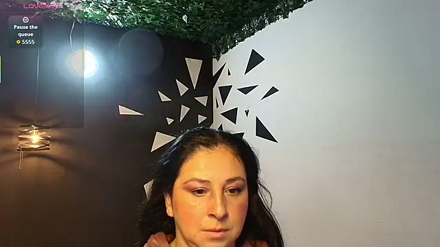 AgataThompson  online show from November 14, 8:31 pm