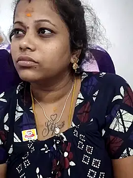 sweetqueen143 online show from May 18, 5:46 am
