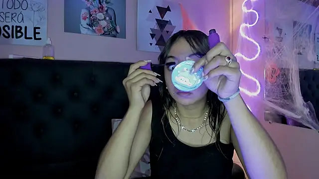 Bluee bombon online show from October 21, 12:31 pm