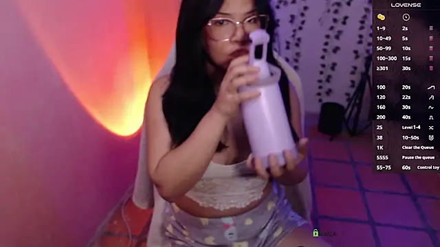 RoseCalloway online show from March 12, 12:08 pm