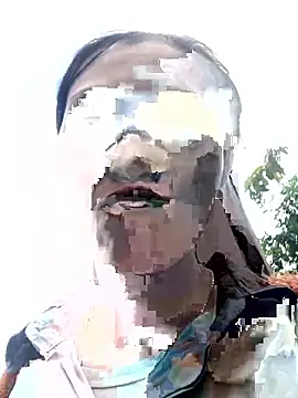 Snapshot of Halyy_xx chatting on October 15, 7:55 am Halyy xx online show from October 15, 7:55 am