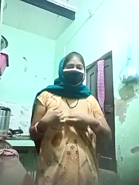 Cute-Charvii online show from January 18, 1:46 am