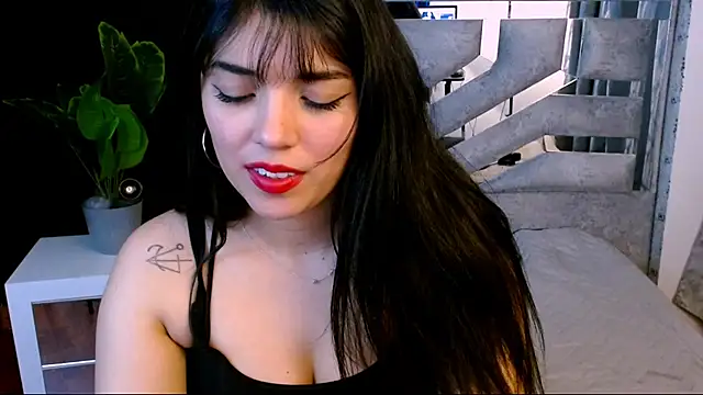 Snapshot of dreams_girl chatting on October 20, 11:30 pm dreams girl online show from October 20, 11:30 pm