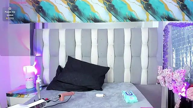 IsaDiiaz online show from April 17, 7:10 am