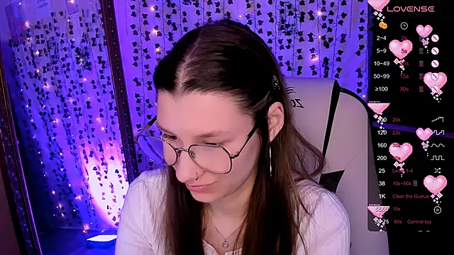 LinaBlossom  online show from April 4, 5:39 am