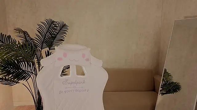 kianawhite online show from November 20, 9:21 am