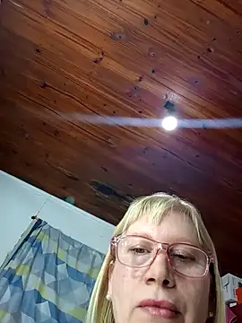 Snapshot of beautifulsexy69_2023 chatting on October 3, 2:22 pm beautifulsexy69 2023 online show from October 3, 2:22 pm