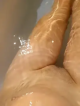 Snapshot of mesi1996 chatting on October 2, 6:29 am mesi1996 online show from October 2, 6:29 am