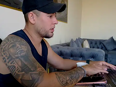 maximus888A online show from April 8, 9:11 am