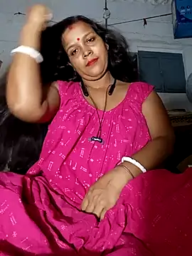 Snapshot of reya743 chatting on October 27, 4:35 pm reya743 online show from October 27, 4:35 pm