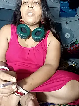 Snapshot of reya743 chatting on October 17, 5:49 pm reya743 online show from October 17, 5:49 pm