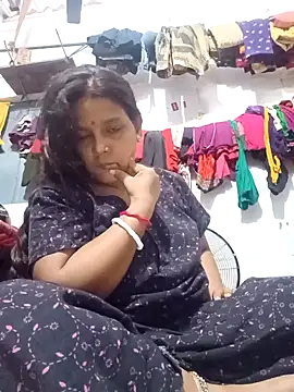 Snapshot of reya743 chatting on September 22, 6:23 am reya743 online show from September 22, 6:23 am