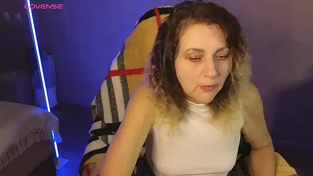 Snapshot of silvaraNoir chatting on November 1, 1:15 pm silvaraNoir online show from November 1, 1:15 pm