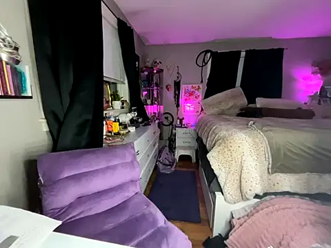 88heygirlhey88 online show from October 14, 5:32 am