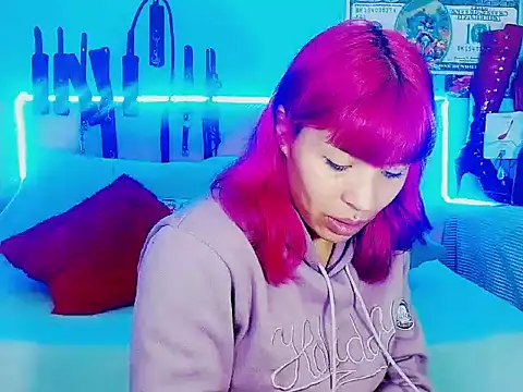 mylygrey online show from February 25, 1:31 pm