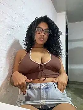 miiabrown18 online show from March 24, 1:22 am