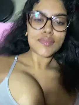 miiabrown18 online show from December 18, 9:47 am