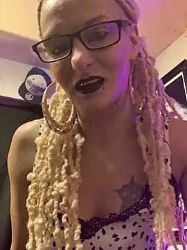 blondebarbiebae online show from October 26, 6:31 am