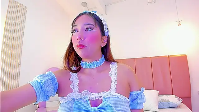 emily  walker online show from February 1, 4:22 am