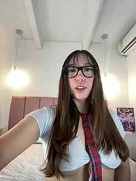 emily  walker online show from February 6, 4:05 am