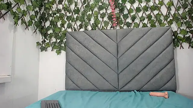 vfridaper online show from December 1, 4:09 pm