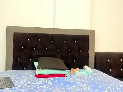 vfridaper online show from March 3, 1:17 pm