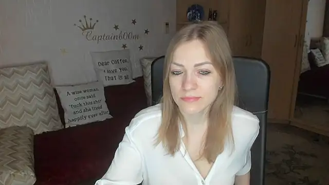 Tiffany Bates online show from December 15, 3:34 am