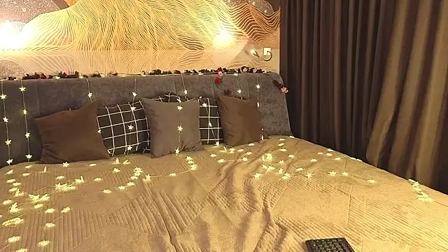 MilaYumi online show from March 10, 9:46 am