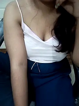 Minakshi 677 online show from December 13, 7:53 pm