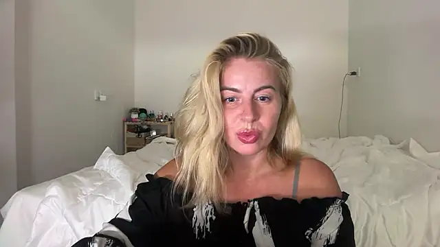 Miravynn online show from February 7, 7:51 pm