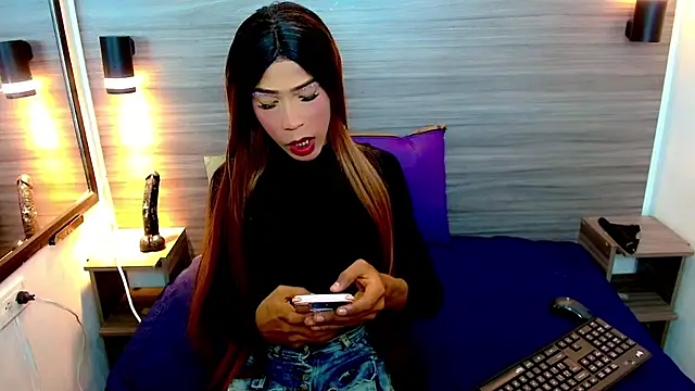 Snapshot of katherine_x1 chatting on October 21, 3:32 am katherine x1 online show from October 21, 3:32 am