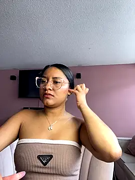 Snapshot of MelodyPink_ chatting on October 5, 1:49 pm MelodyPink online show from October 5, 1:49 pm