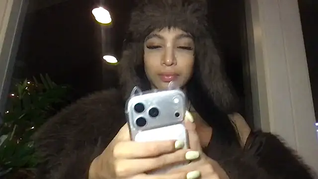 val69  online show from March 5, 9:21 pm