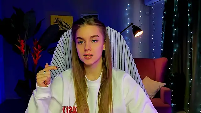 JuneWoods online show from February 4, 7:11 am